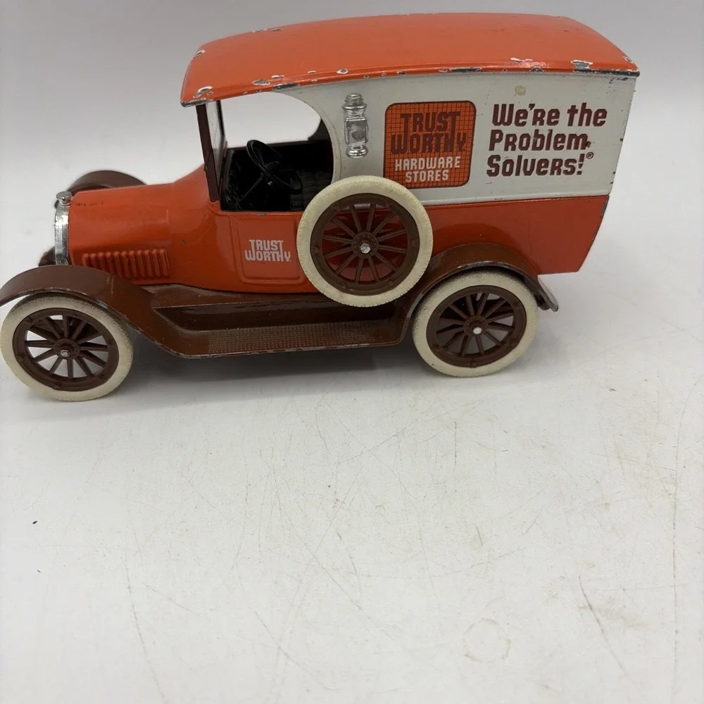 Liberty Classics 1918 Studebaker Trust Worthy Hardware‎ Advertising Bank